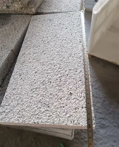 Azulejos de granito gris claro