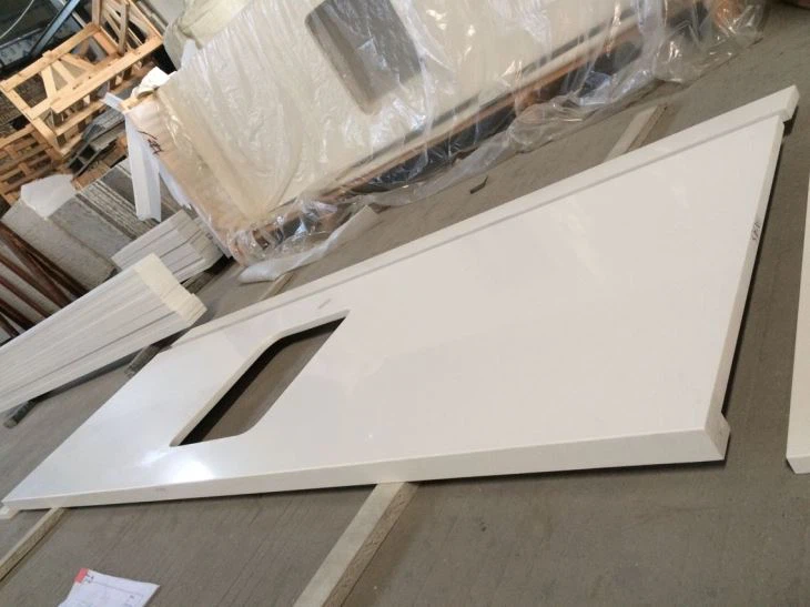 Snow White Quartz kitchen